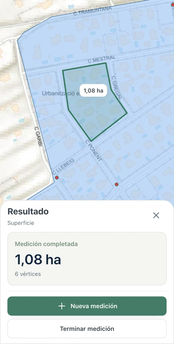 Vista del visor municipal con una medición de superficie completada.